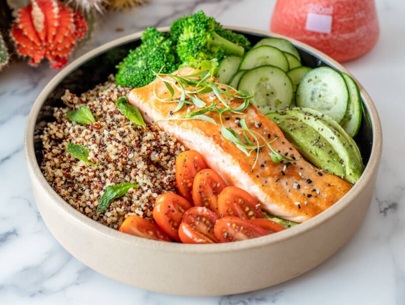 Salmon with delicious quinoa for a complete meal