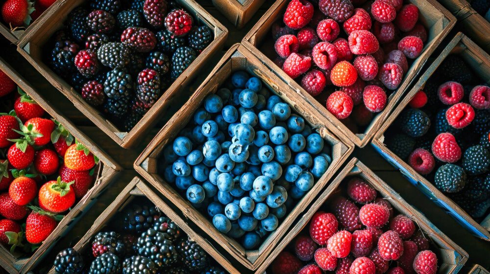 Low GI berries at a farmers market
