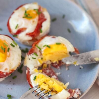 Egg bacon wrapped cups